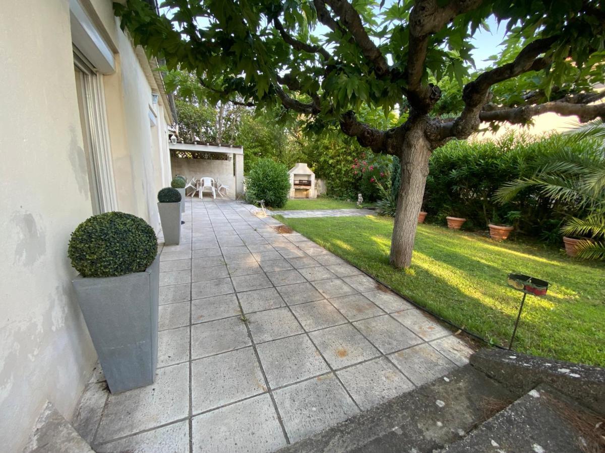 Maison Climatisee, 3 Chambres, 2 Etoiles, Tout Confort Noves Exterior photo